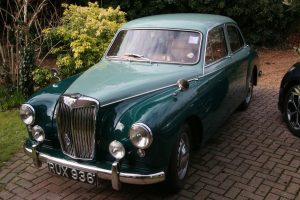 MG Magnette ZB Varitone, green two-tone, front three-quarter view